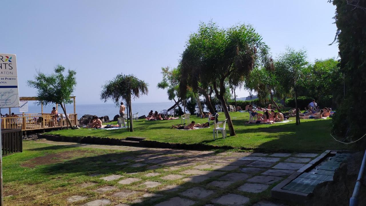 Bed and Breakfast Nero Basalto Azzurro Mare Ачи Костелло Экстерьер фото